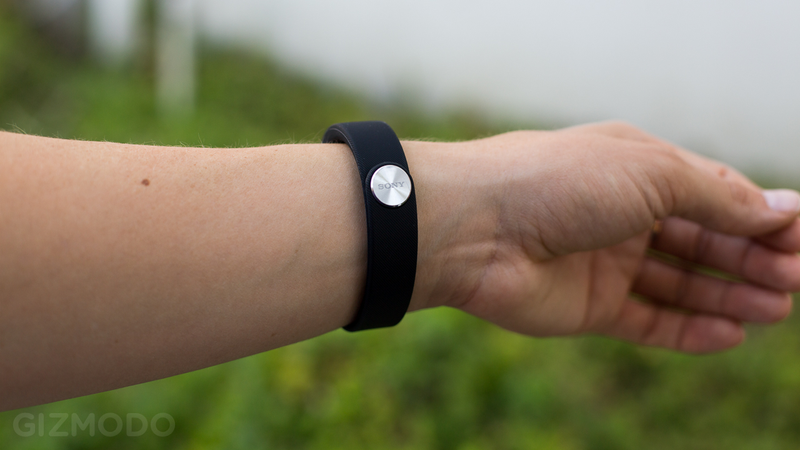 Illustration for article titled Sony SmartBand SW10 Review: Swings For the Fences, Misses By a Mile